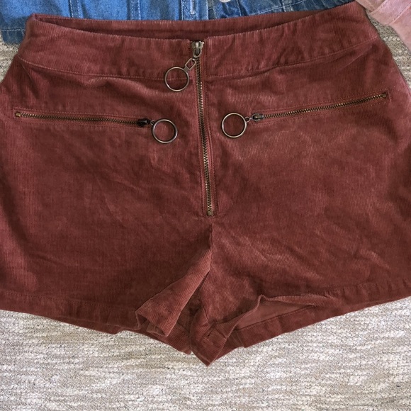70s high waisted corduroy shorts - Picture 3 of 5